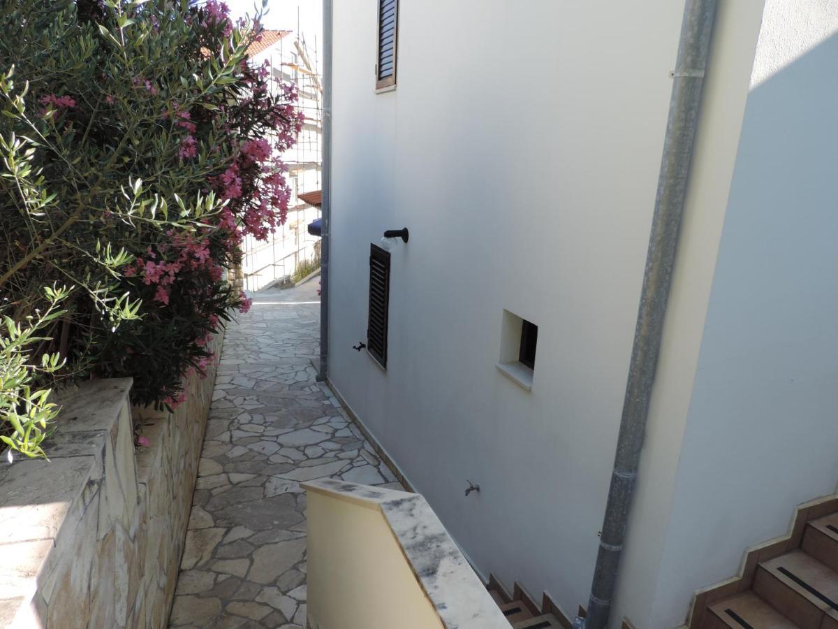 Apartmani Lavanda باغ المظهر الخارجي الصورة